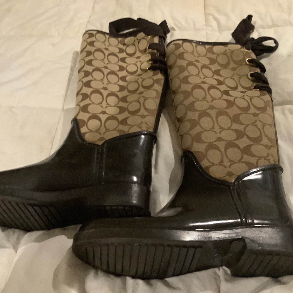 Coach boots